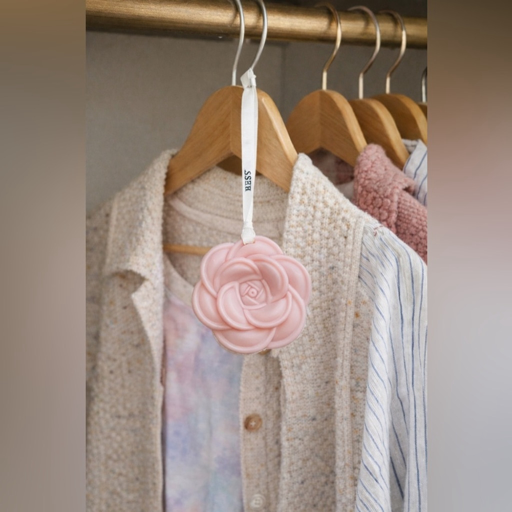 Rose Scented Flower Pendant – Car & Home Fragrance Accessory